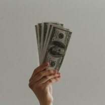 Compra de moeda local para a lua de mel