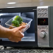 Microondas para as pizzas congeladas